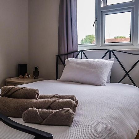 Cozy Double Room - Only Room Londen Buitenkant foto