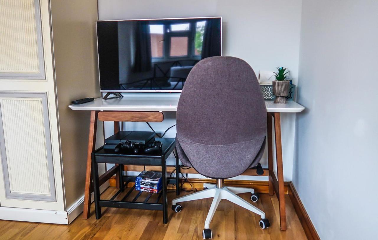 Cozy Double Room - Only Room Londen Buitenkant foto