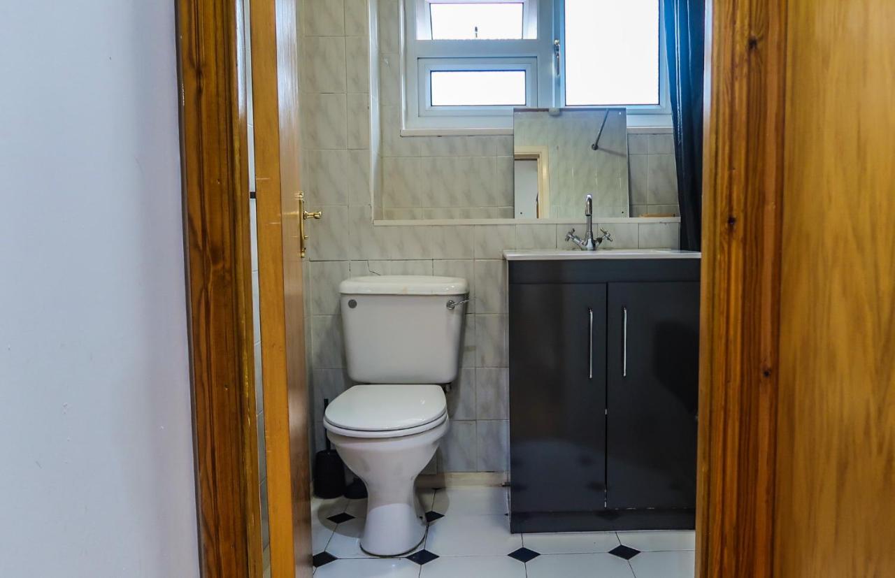 Cozy Double Room - Only Room Londen Buitenkant foto